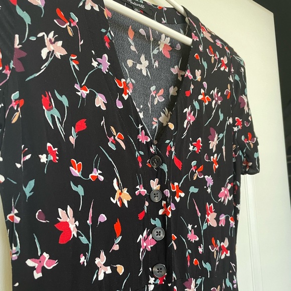 SOLD Madewell V-Neck Button-Front Mini Dress in Drifting Flowers - Picture 2 of 7